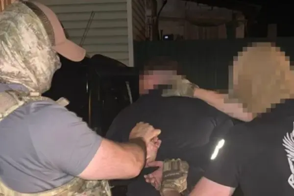 СБУ кваліфікувала вибух біля ТЦК у Миколаєві як теракт і затримала двох підозрюваних