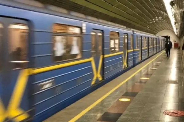 У Києві тестують рух «зеленої» гілки метро під час дронової загрози